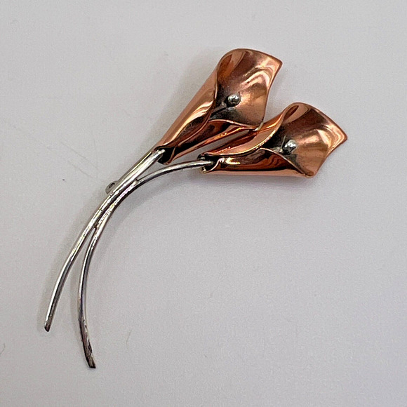Vintage Stuart NYE Copper Sterling Double Calla LILY BROOCH Pin Costume Jewelry - Picture 2 of 12